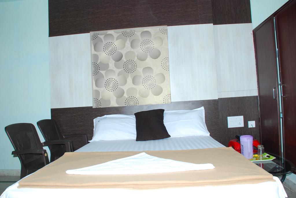 Hotel Jayalakshmi Residency Tirupati Zimmer foto